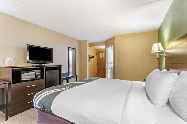  - Quality Inn Six Flags Fiesta Park San Antonio - I-10, Exit 556
