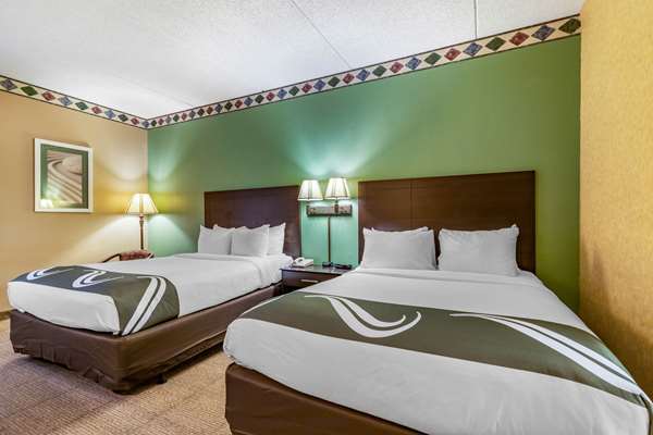  - Quality Inn Six Flags Fiesta Park San Antonio - I-10, Exit 556