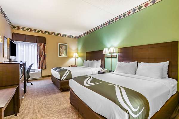  - Quality Inn Six Flags Fiesta Park San Antonio - I-10, Exit 556