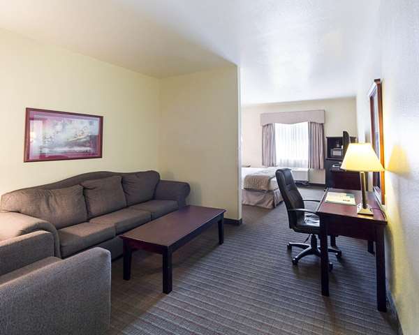 Suite - Quality Inn & Suites Kerrville - I-10, Exit 508