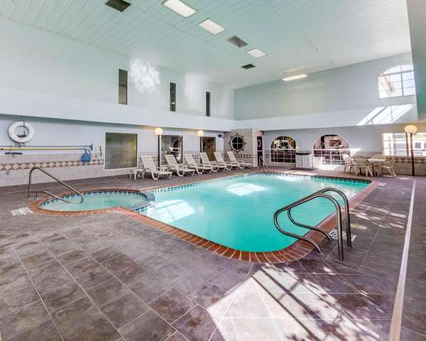 Pool - Quality Inn & Suites Kerrville - I-10, Exit 508