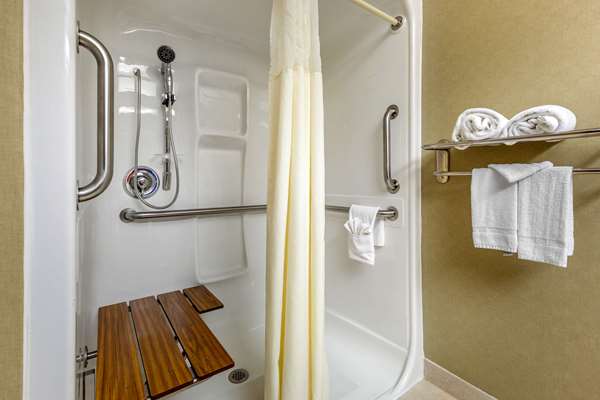  - Quality Suites Sherman