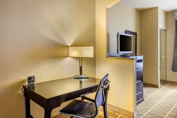 Suite - Quality Suites Sherman