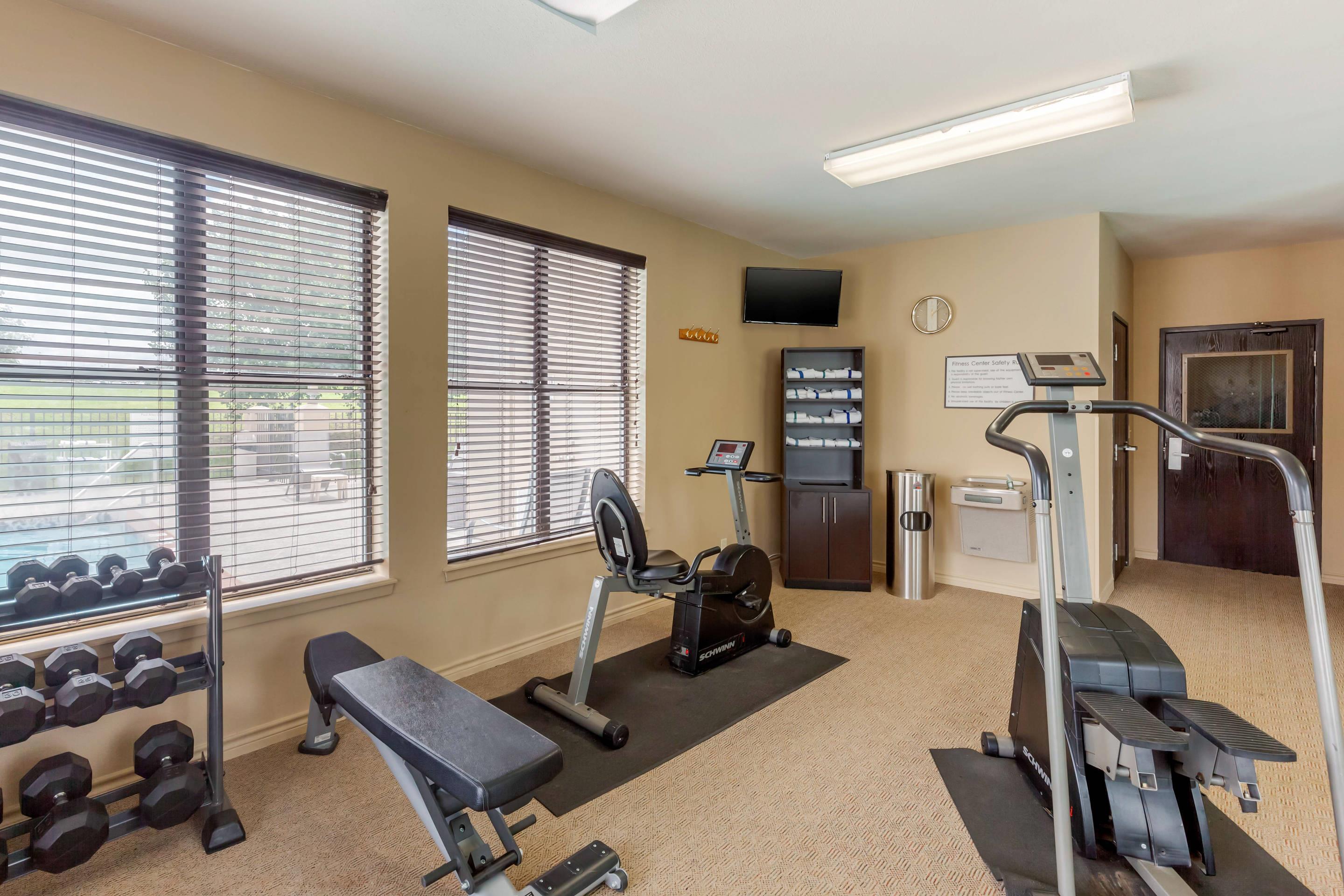Exercise room | Quality Suites Sherman