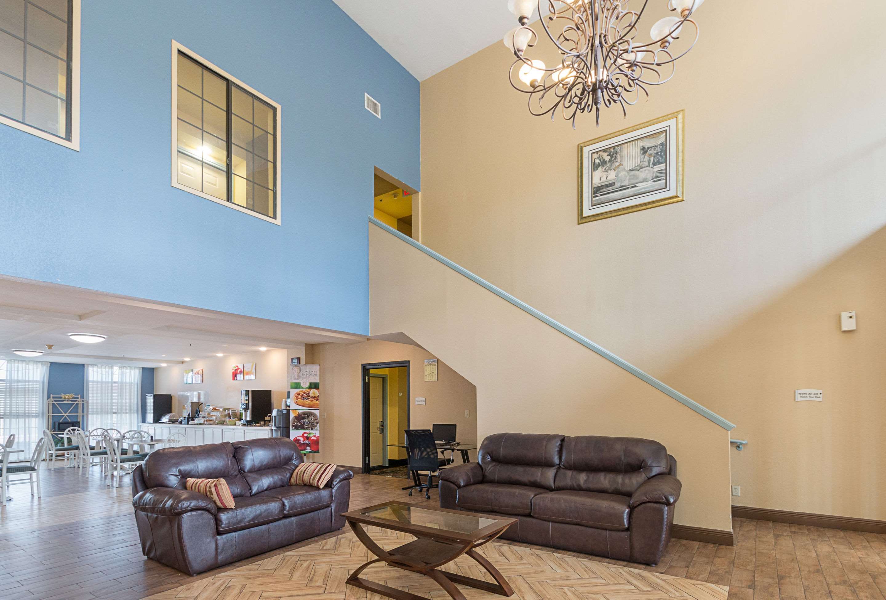 Hotel lobby | Quality Suites