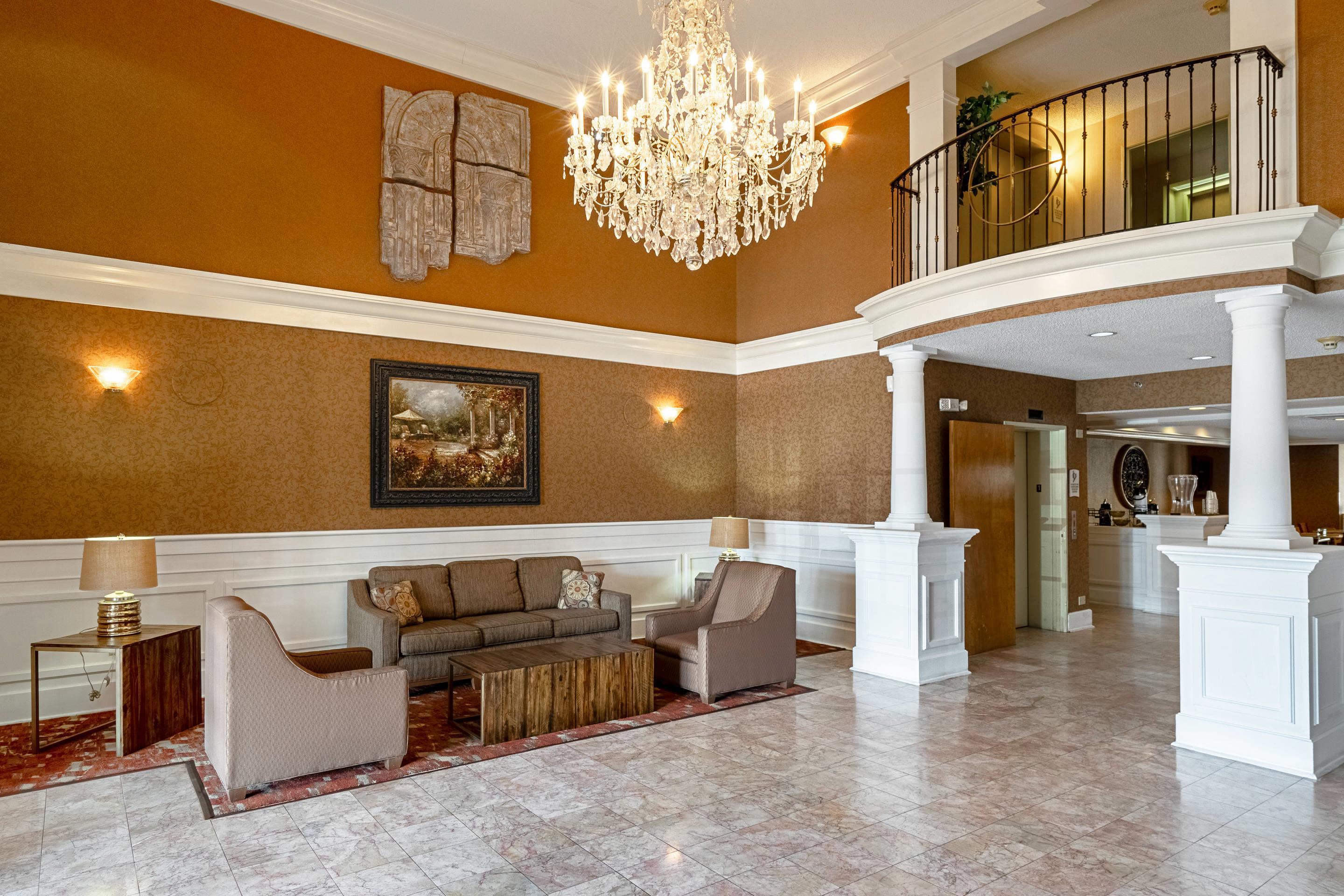 Hotel lobby | Quality Suites