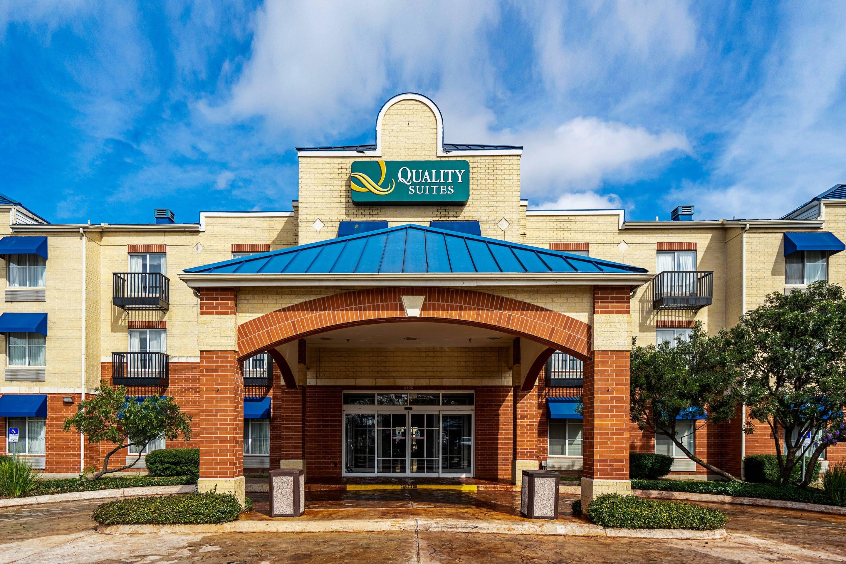 Hotel exterior | Quality Suites