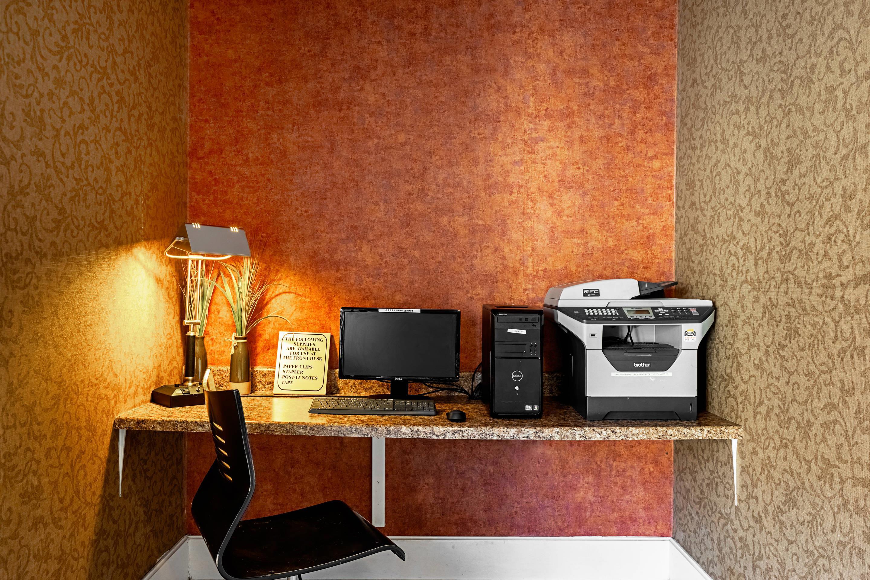 Business center | Quality Suites