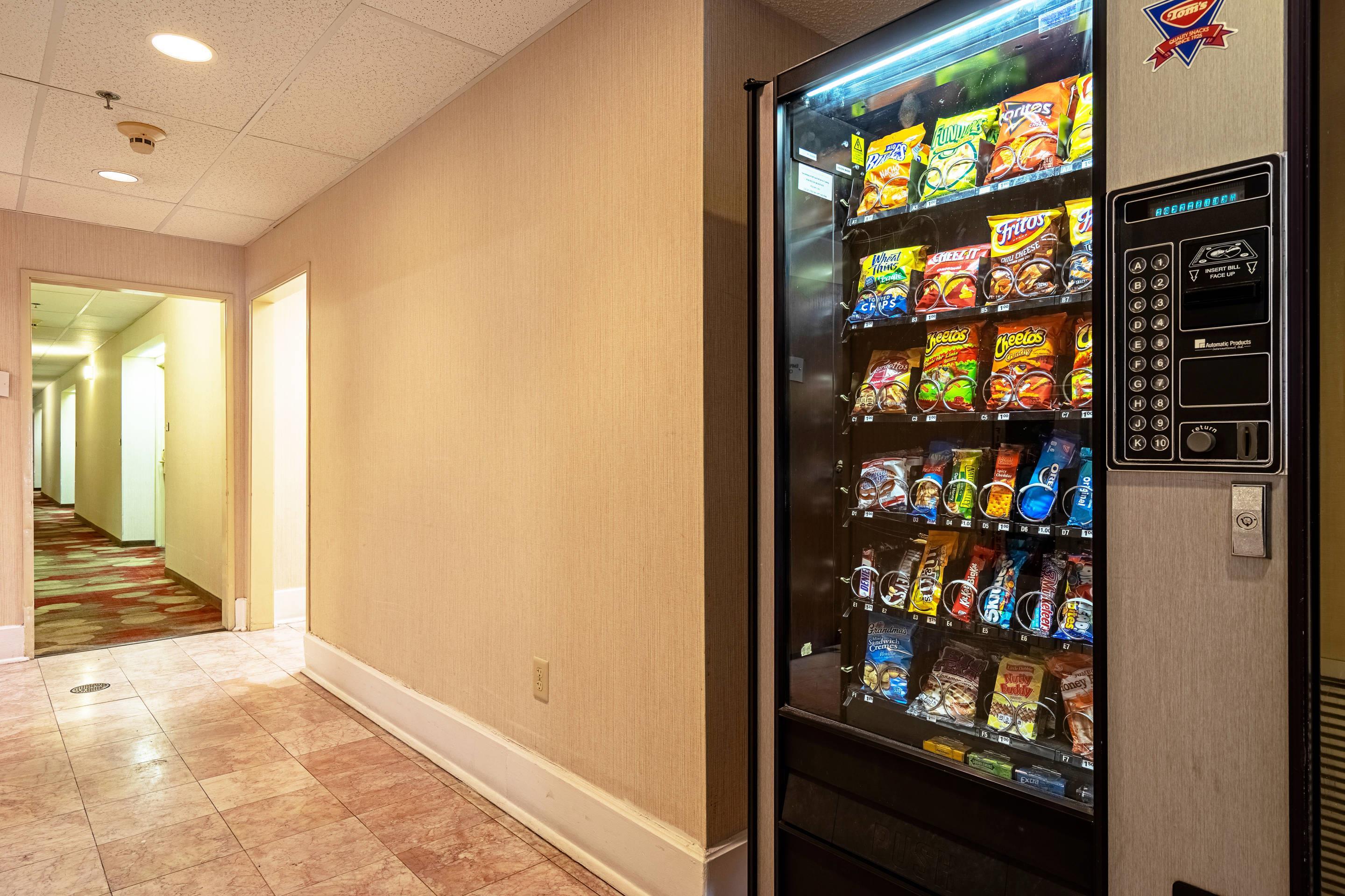 Hotel vending area | Quality Suites