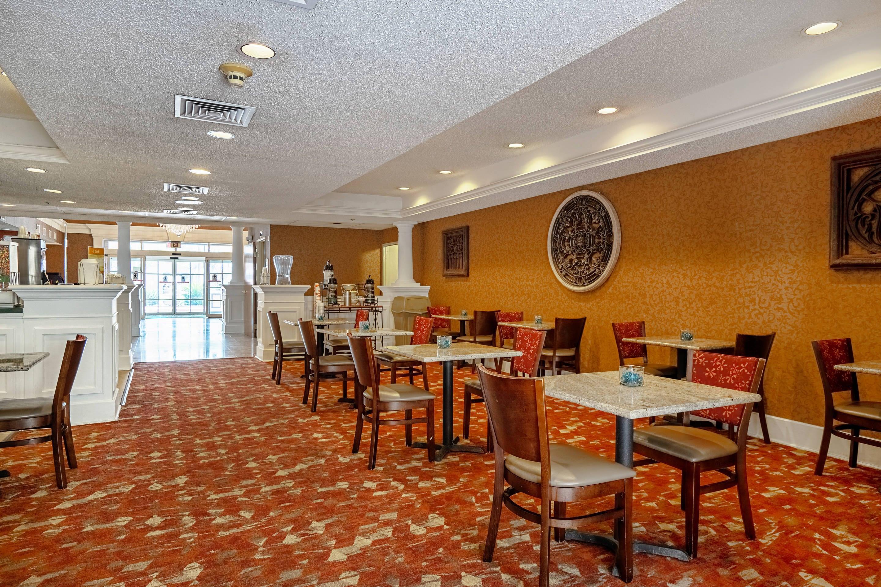 Breakfast area | Quality Suites