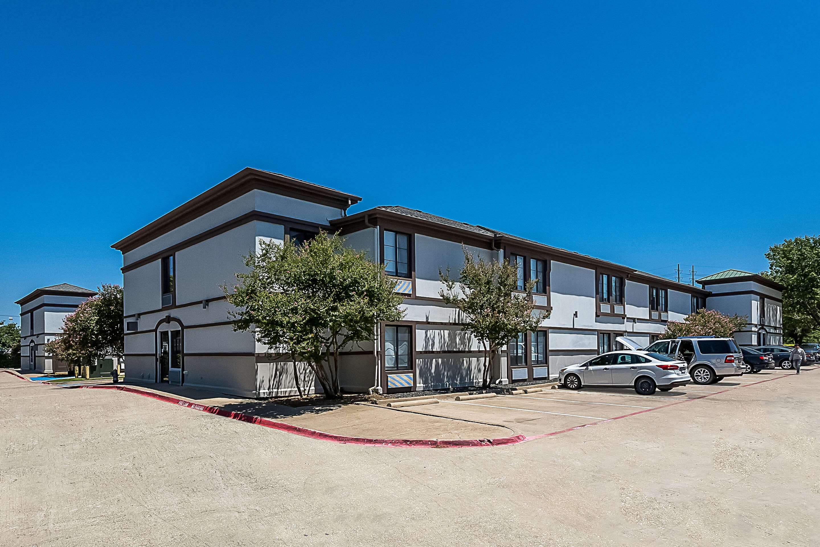 Hotel exterior | Quality Inn & Suites Irving DFW Airport South