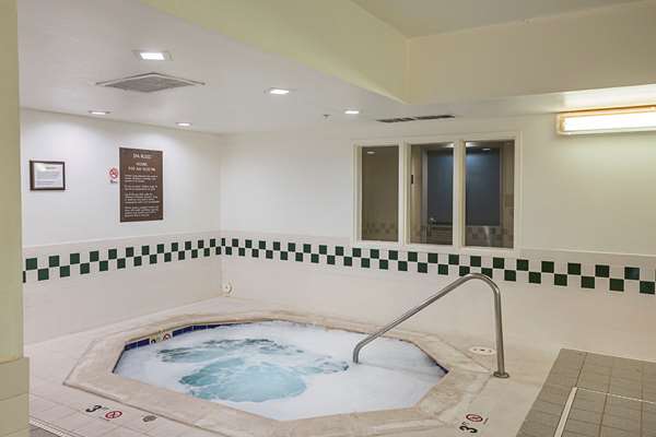 Pool - Comfort Suites Lewisville
