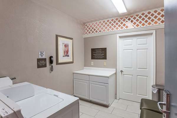 Amenities - Comfort Suites Lewisville