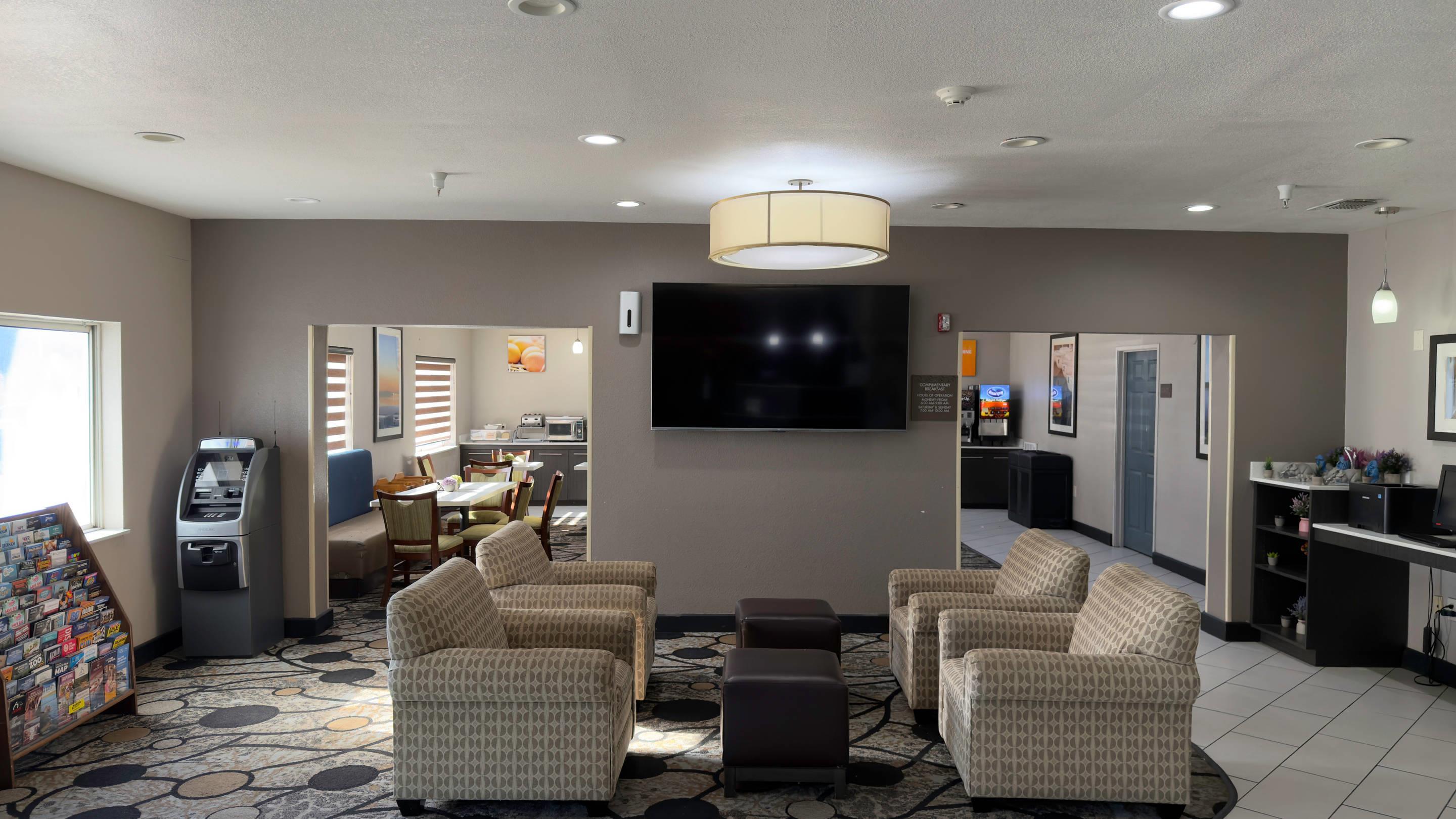 Hotel lobby | Comfort Suites Lewisville