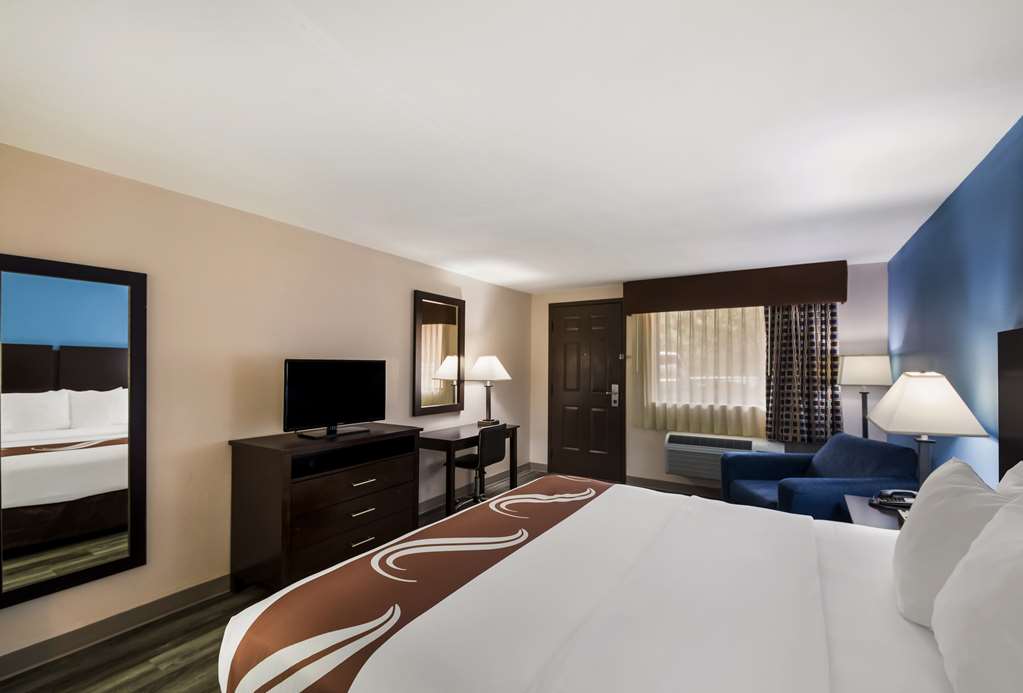 QUALITY INN & SUITES ROUND ROCK-AUS-guestroom-Guest Room,On-Site.jpg