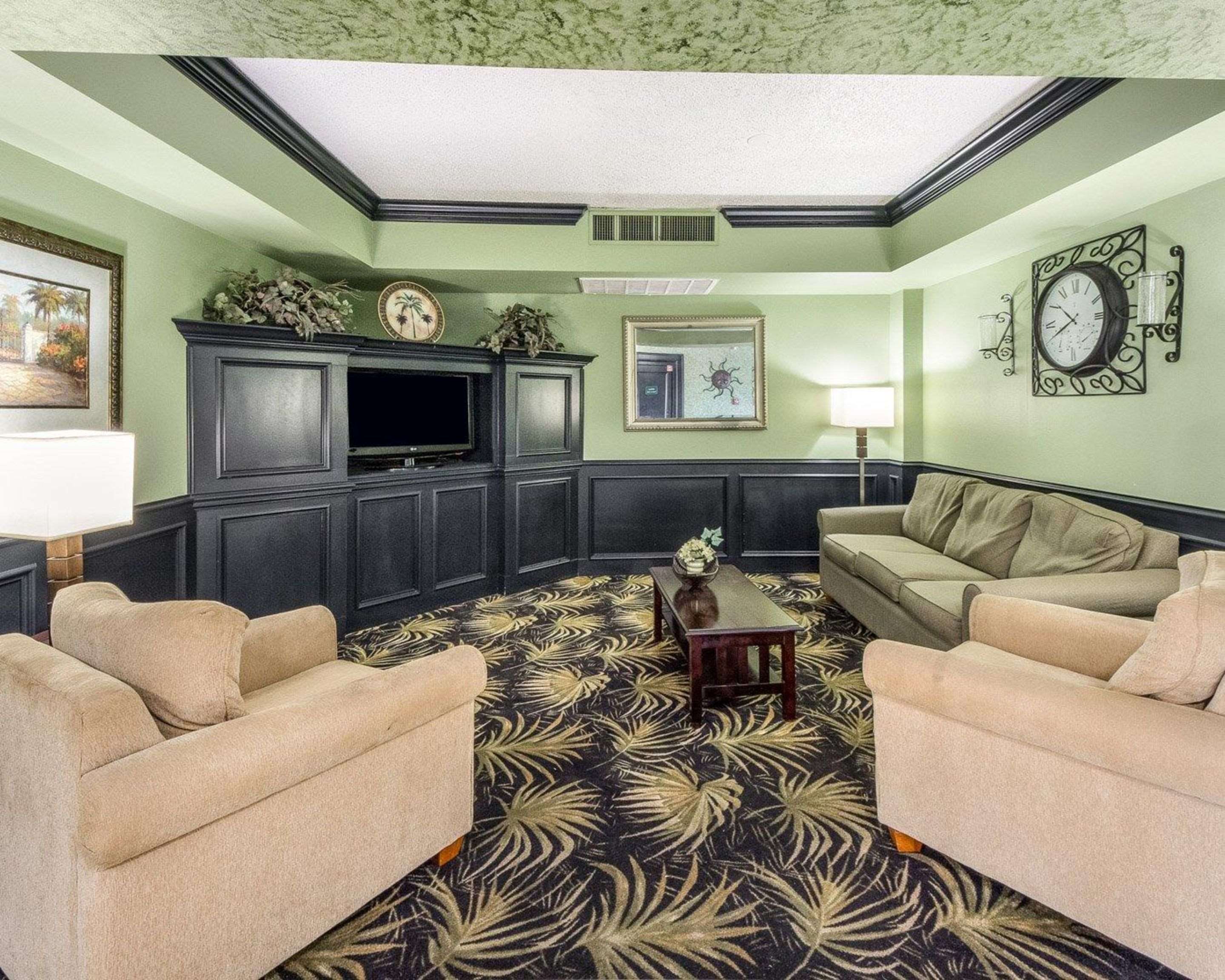 Hotel lobby | Quality Inn & Suites Corpus Christi