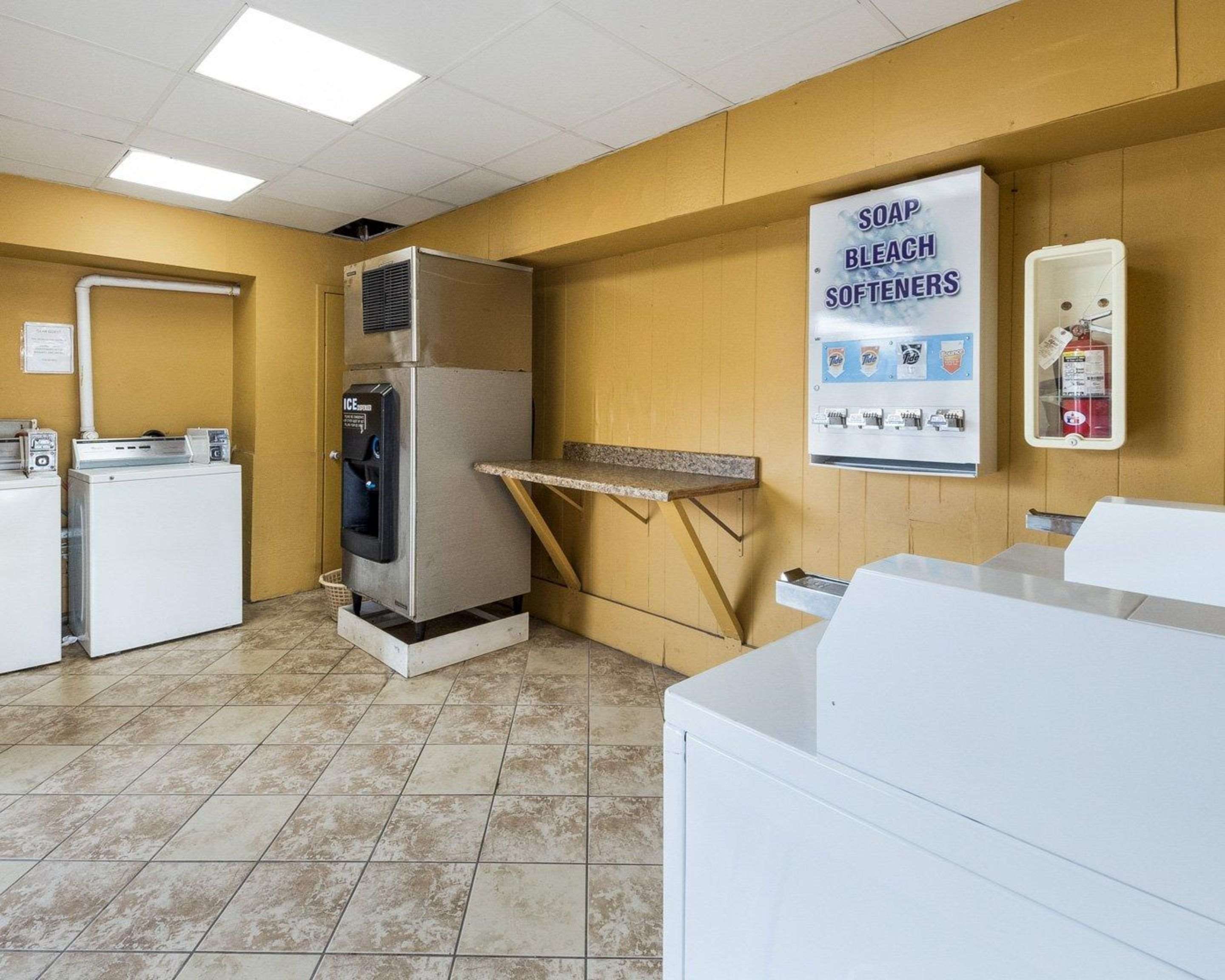 Guest laundry facilities | Quality Inn & Suites Corpus Christi