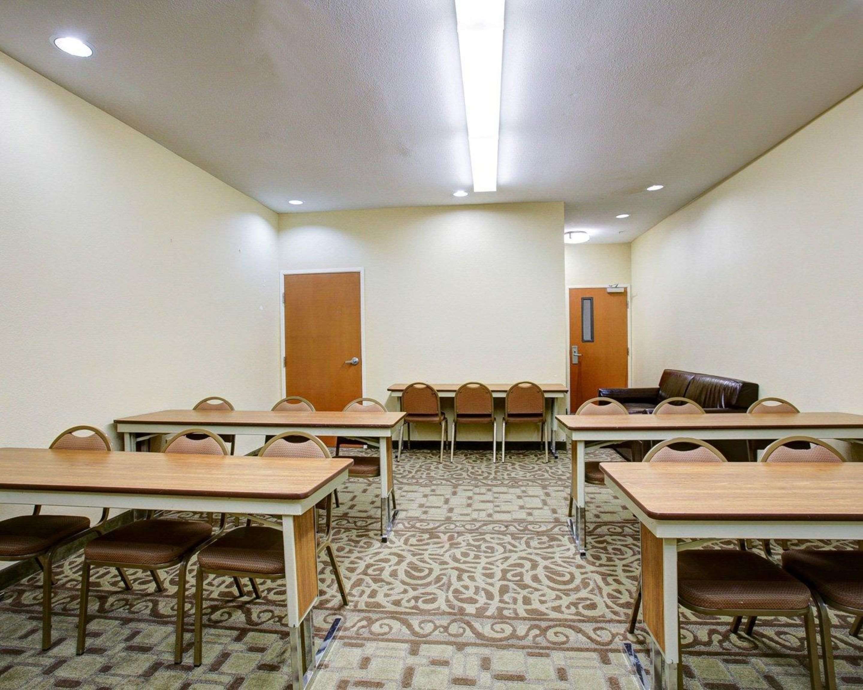 Meeting room | Comfort Suites Brenham