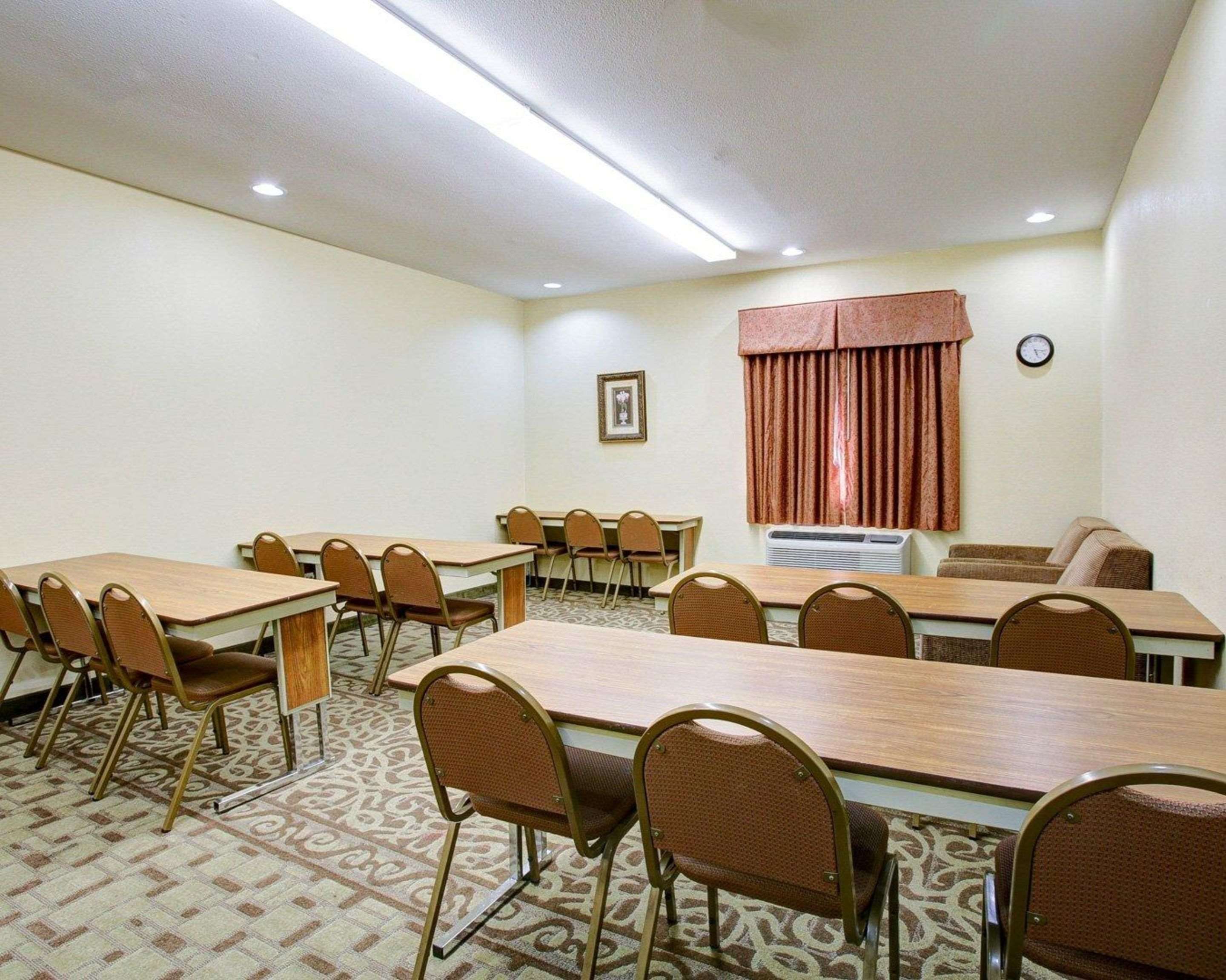 Meeting room | Comfort Suites Brenham