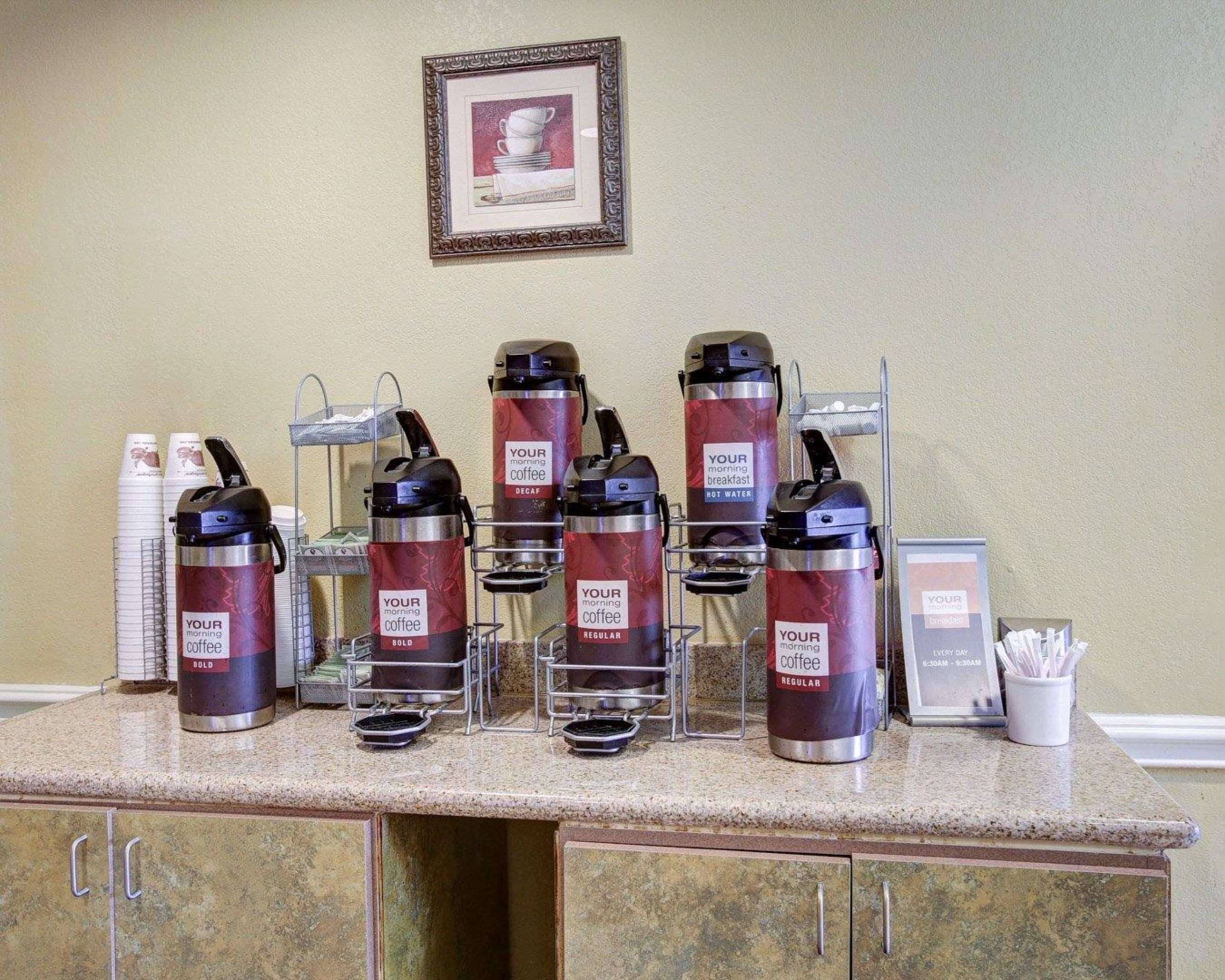 Breakfast area | Comfort Suites Brenham