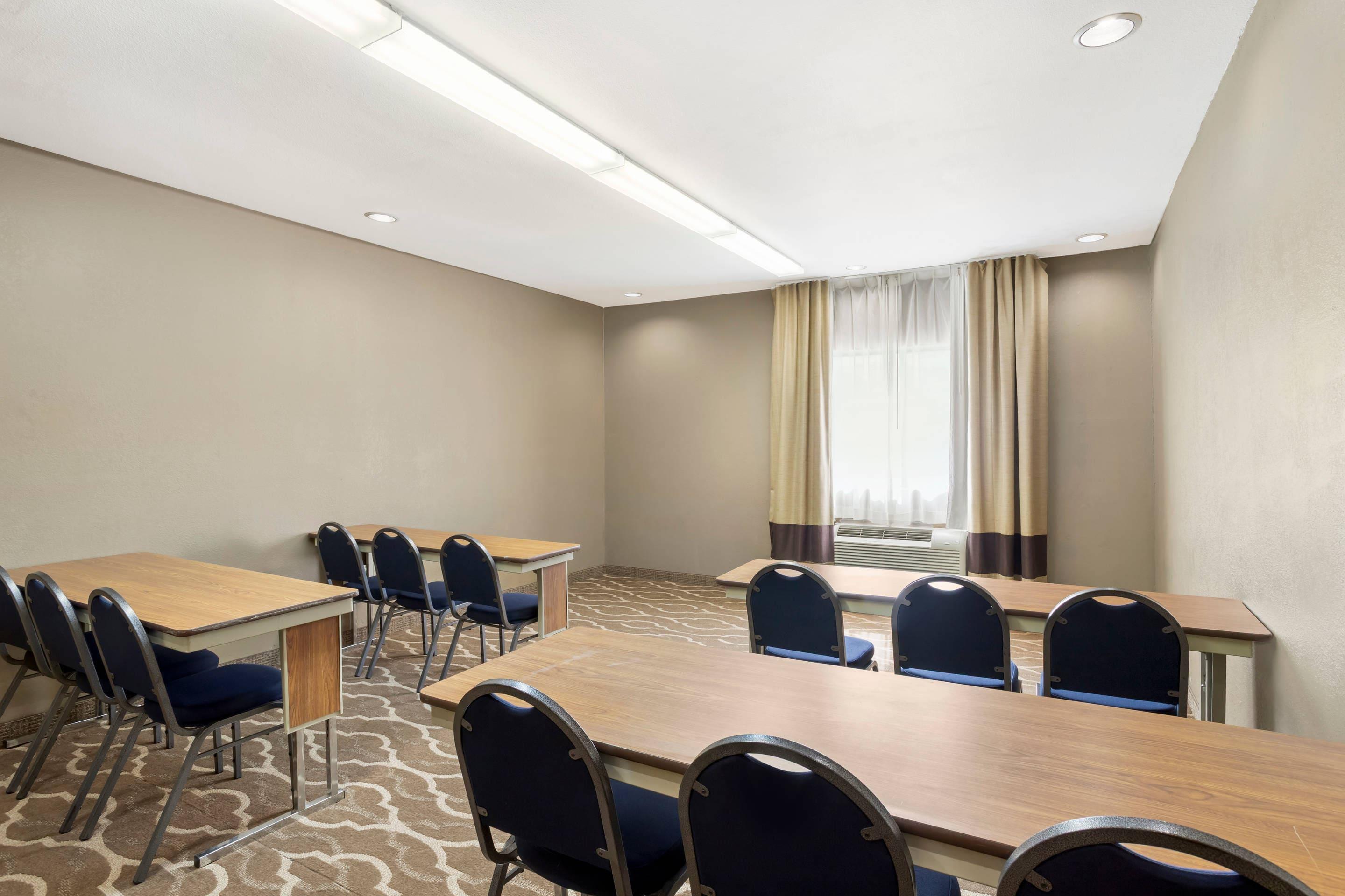 Meeting room | Comfort Suites Brenham