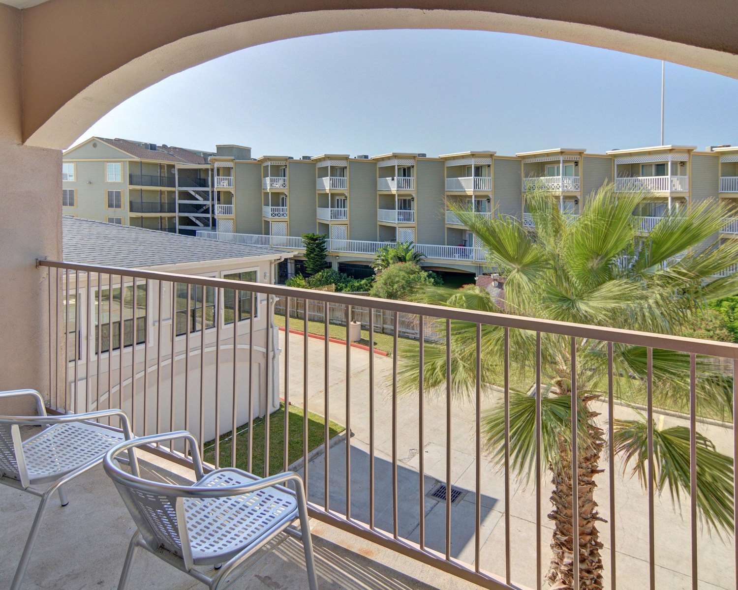 Comfort Inn Suites Beachfront Galveston Tx See Discounts