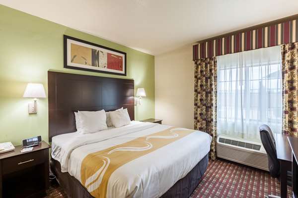 Suite - Quality Inn SeaWorld San Antonio