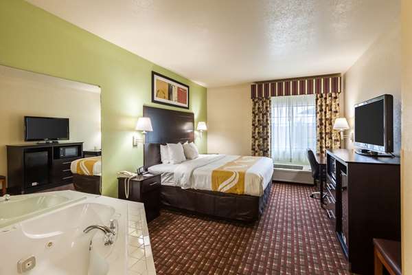 Suite - Quality Inn SeaWorld San Antonio