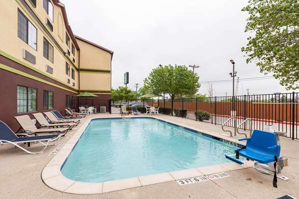 Pool - Quality Inn SeaWorld San Antonio