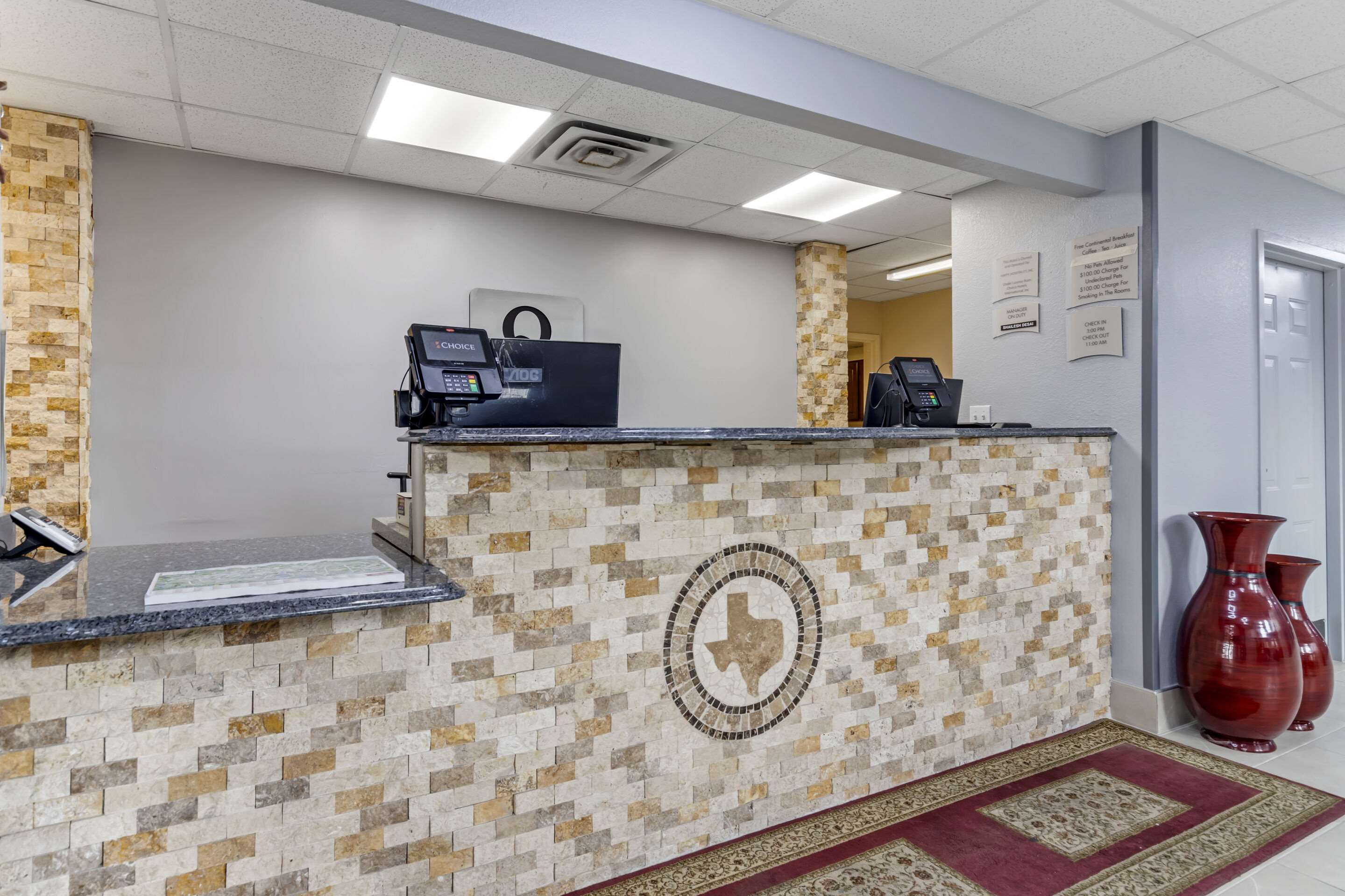 Front desk | Quality Inn near SeaWorld - Lackland