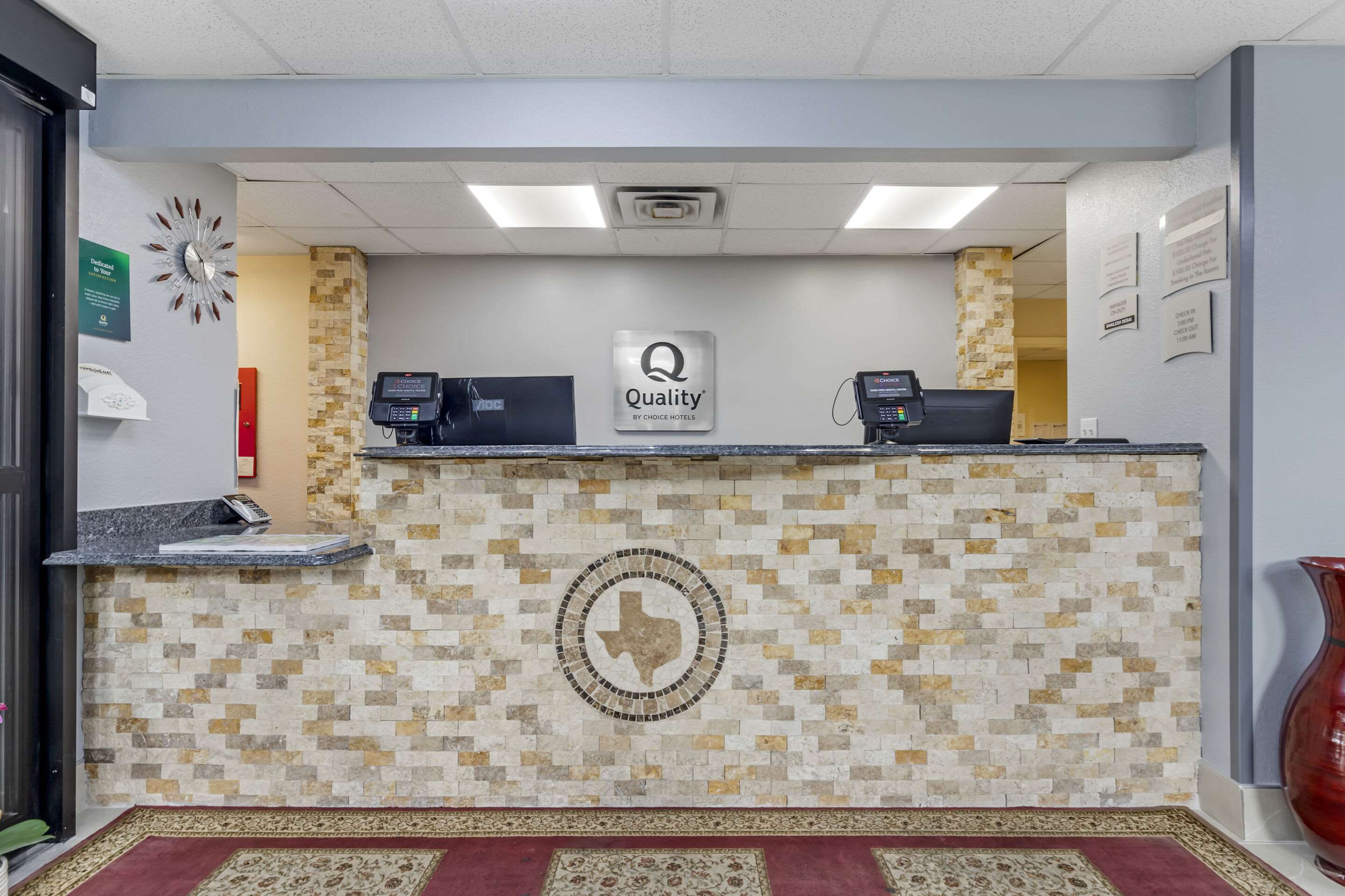 Front desk | Quality Inn near SeaWorld - Lackland