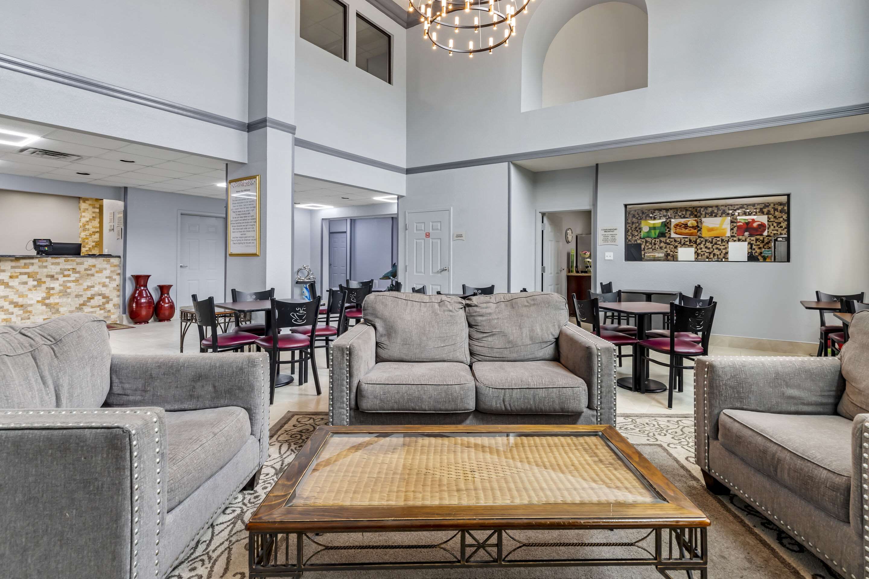 Breakfast area | Quality Inn near SeaWorld - Lackland