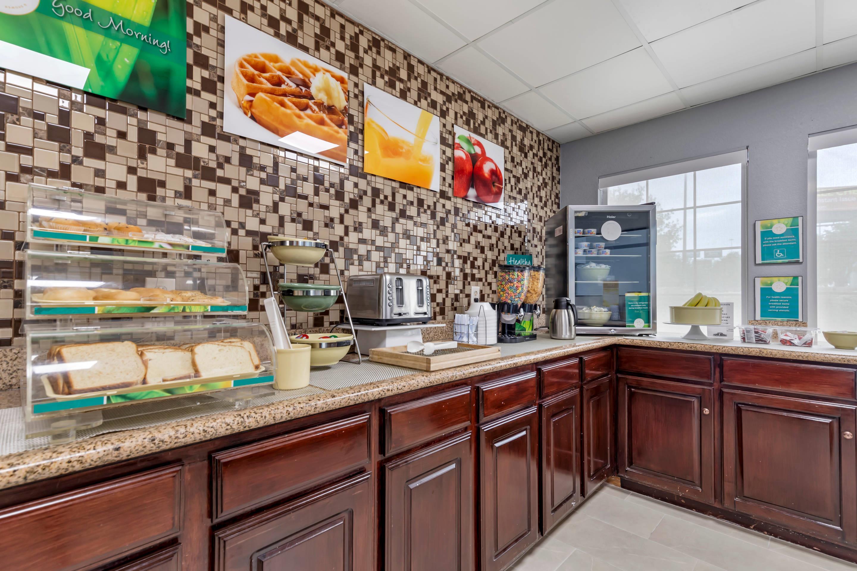 Breakfast counter | Quality Inn near SeaWorld - Lackland