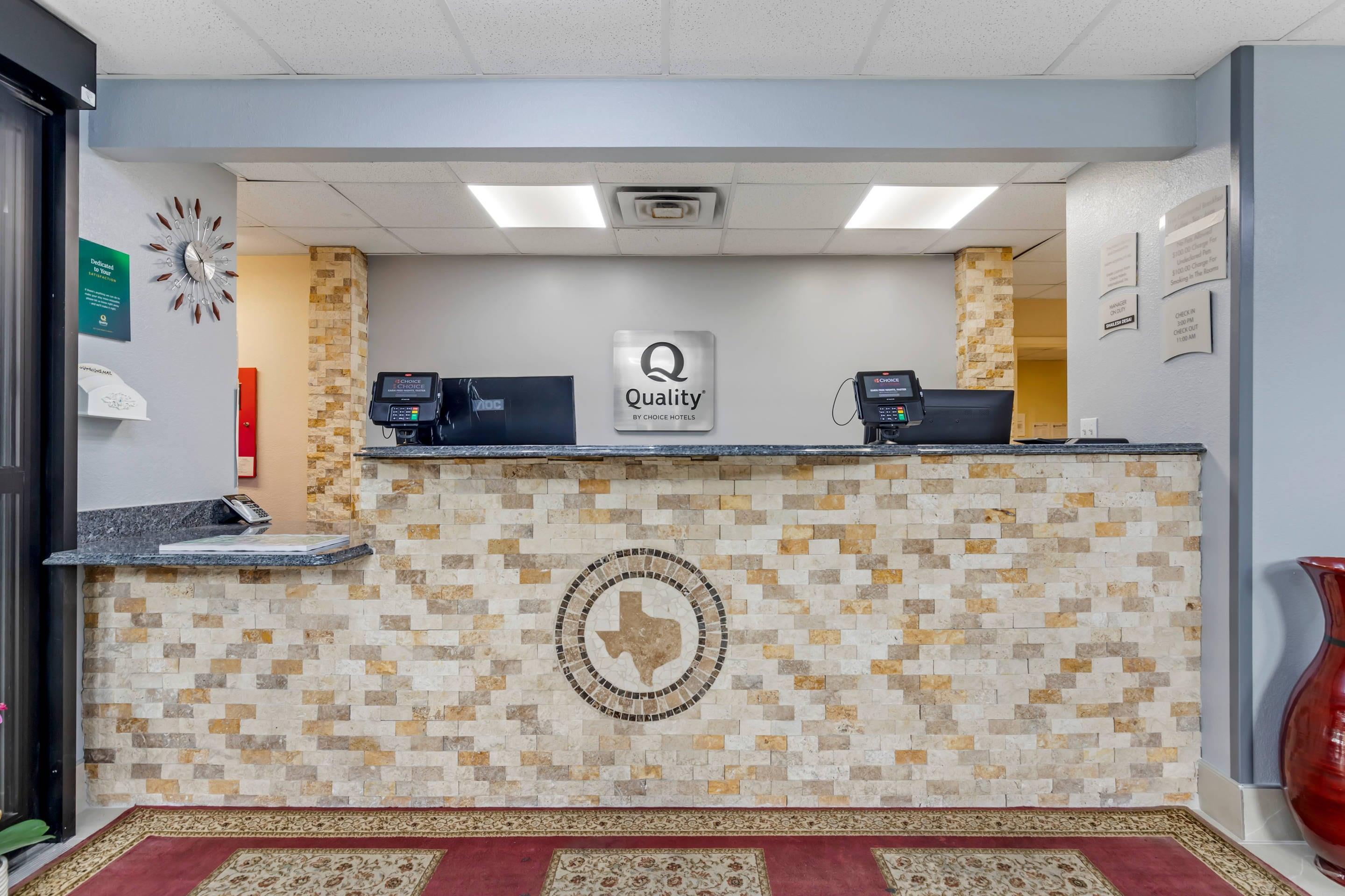 Front desk | Quality Inn near SeaWorld - Lackland