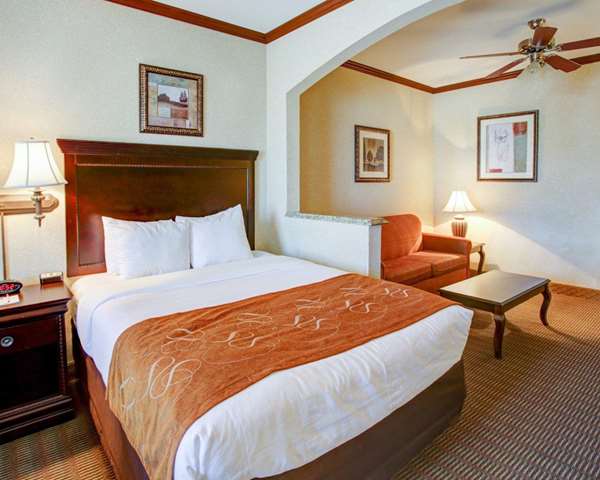 Suite - Comfort Suites University Drive College Station