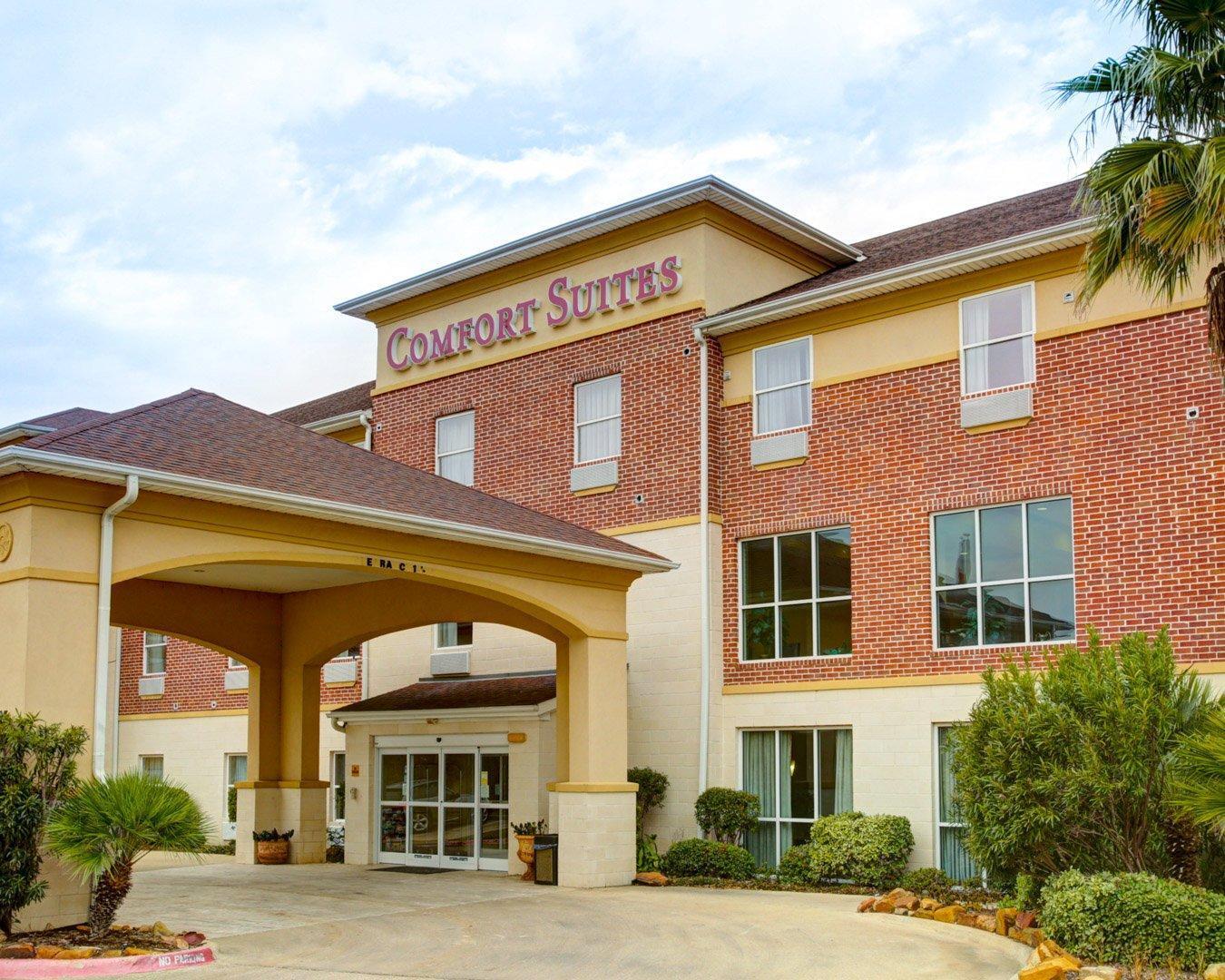 Hotel exterior | Comfort Suites University Drive