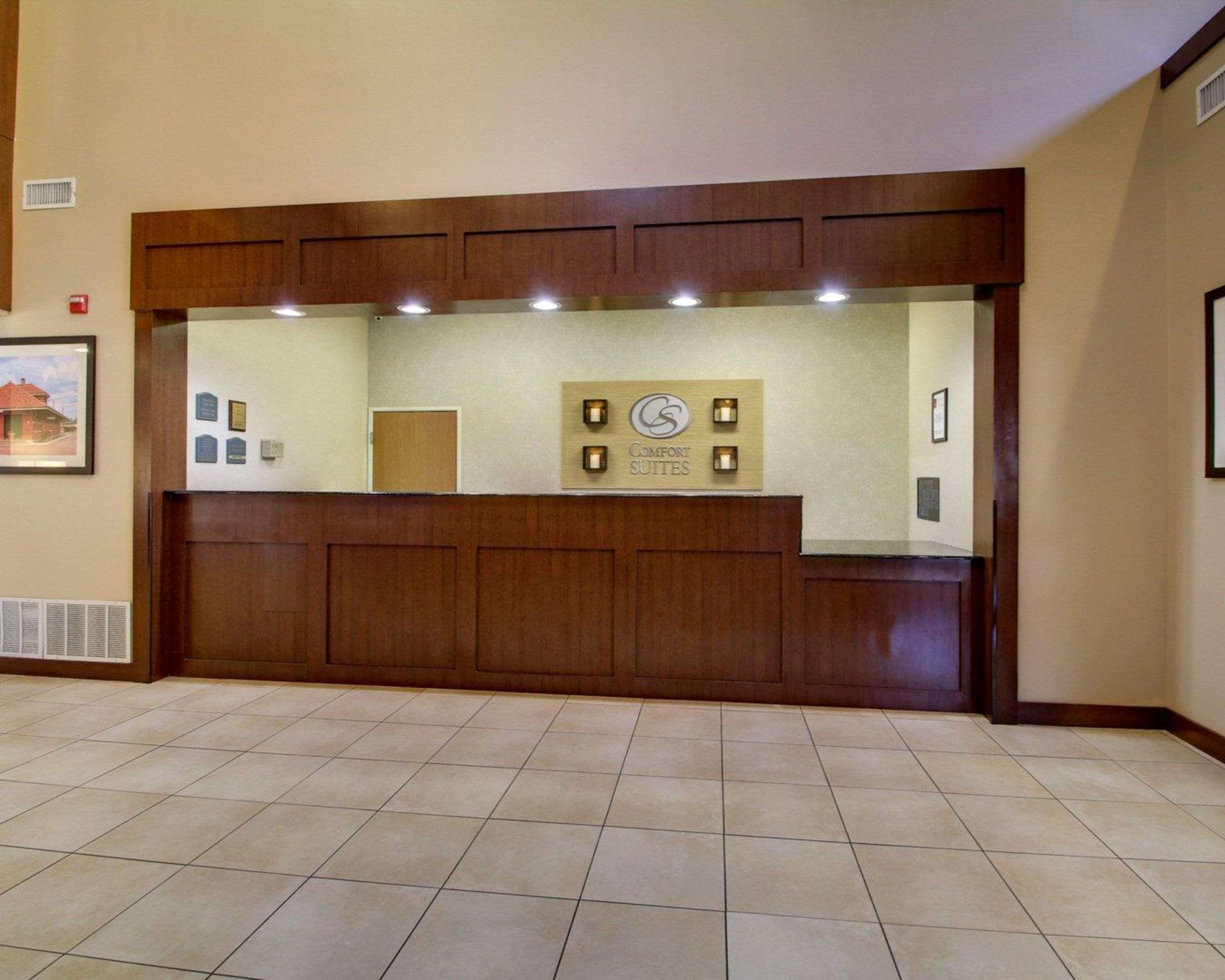 Front desk | Comfort Suites Tyler South
