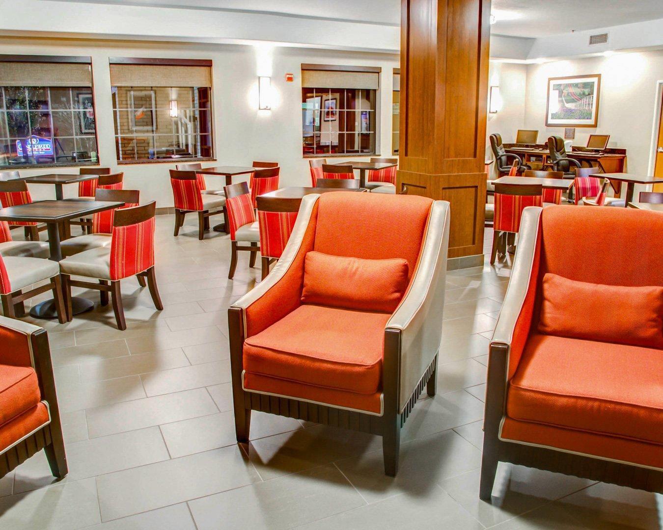 Breakfast room | Comfort Suites Tyler South