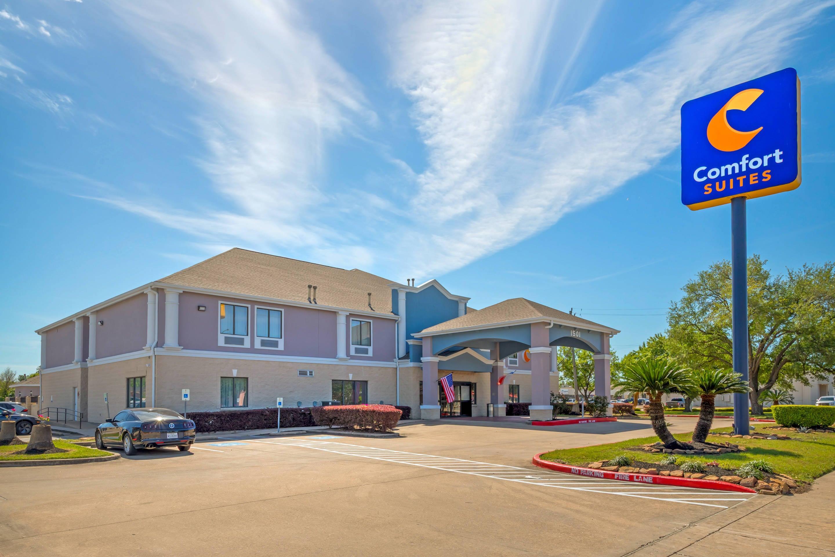 Hotel exterior | Comfort Suites Deer Park Pasadena