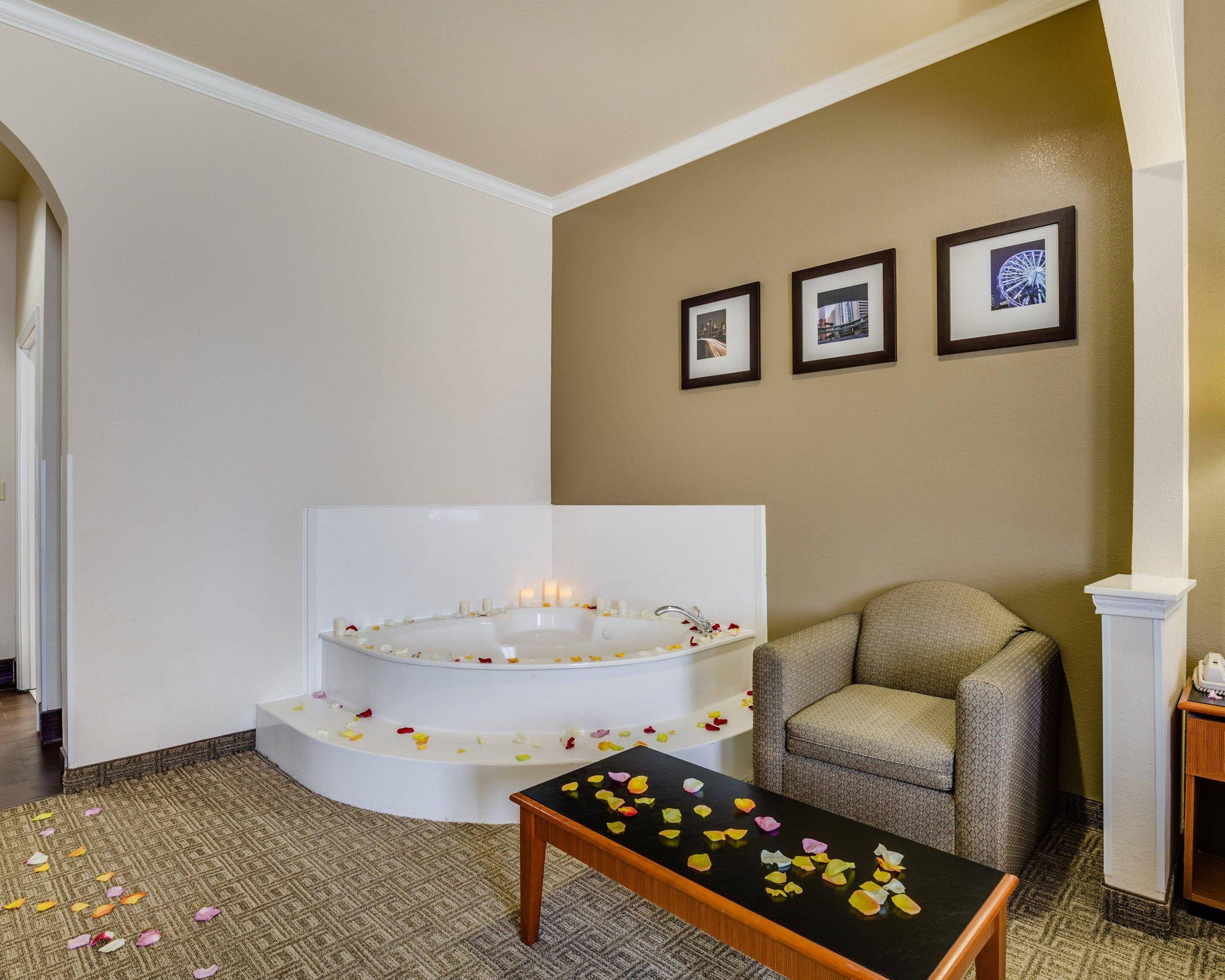 Romance Package | Comfort Suites Deer Park Pasadena