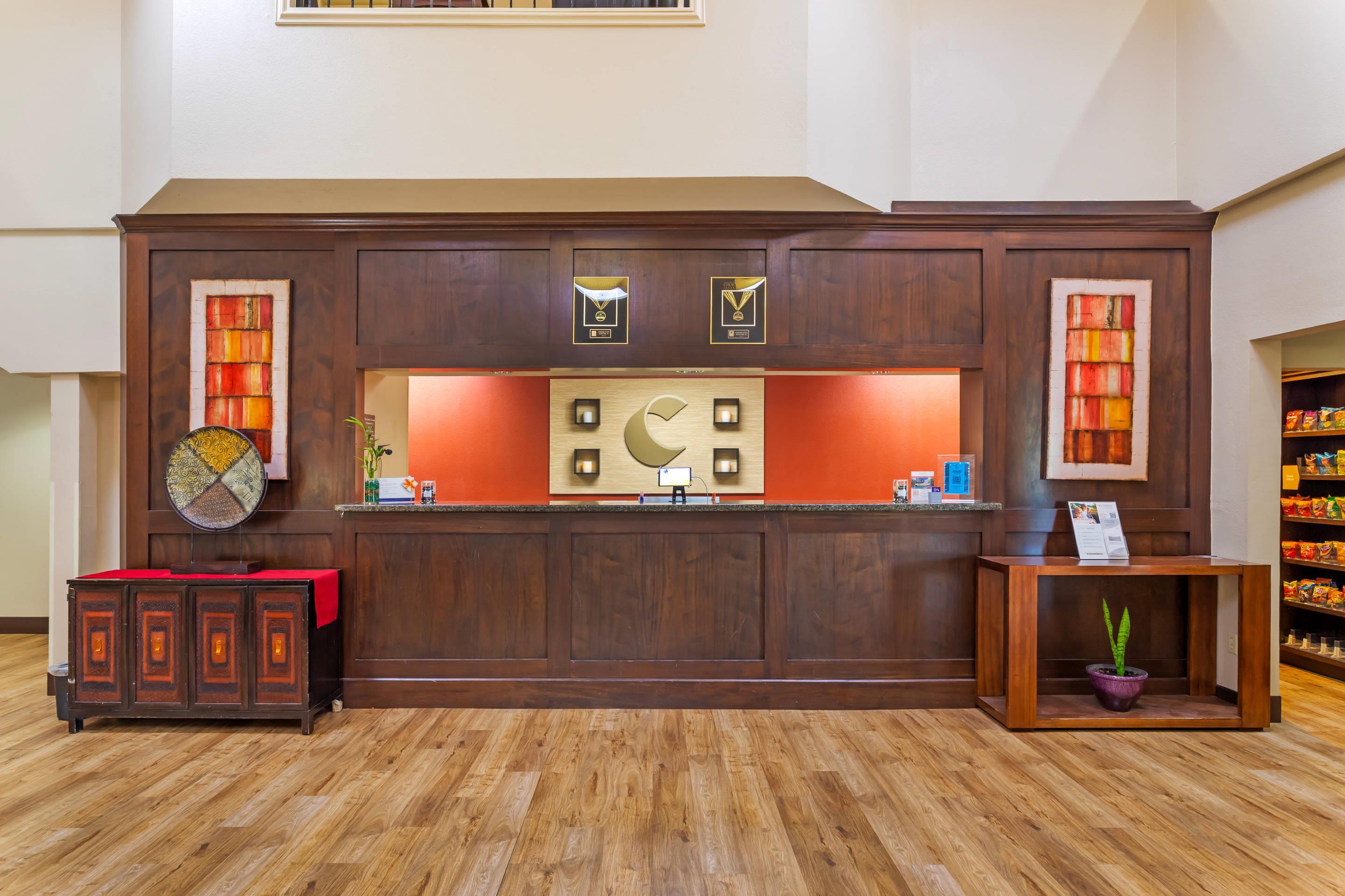 Front desk | Comfort Suites Deer Park Pasadena