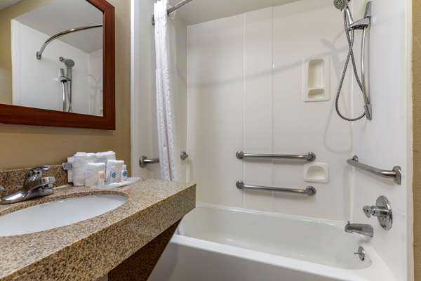 Suite - Comfort Suites Baylor University Waco - I-35, Exit 333A