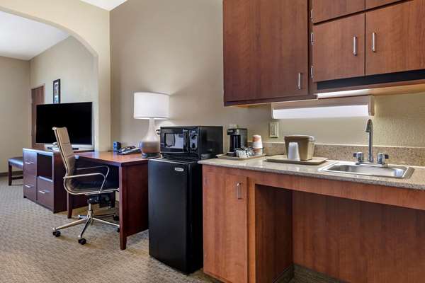 Suite - Comfort Suites Baylor University Waco - I-35, Exit 333A