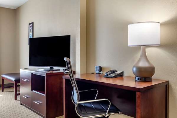 Suite - Comfort Suites Baylor University Waco - I-35, Exit 333A
