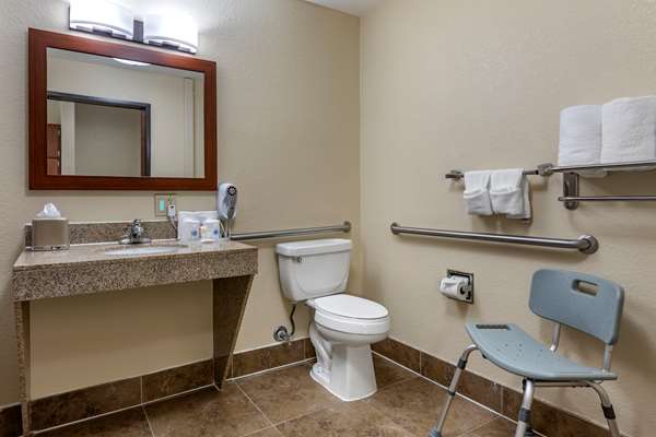 Suite - Comfort Suites Baylor University Waco - I-35, Exit 333A