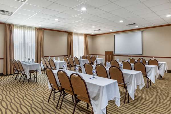  - Comfort Suites Baylor University Waco - I-35, Exit 333A