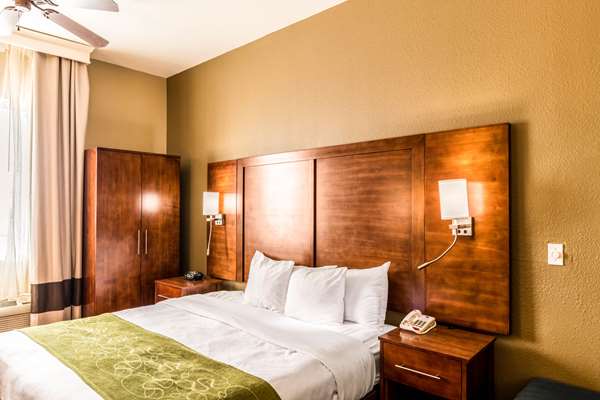  - Comfort Suites South Amarillo - I-27, Exit 116