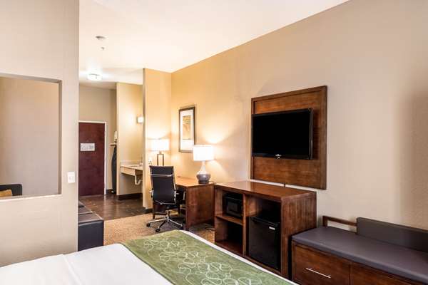  - Comfort Suites South Amarillo - I-27, Exit 116