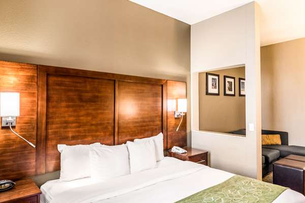  - Comfort Suites South Amarillo - I-27, Exit 116