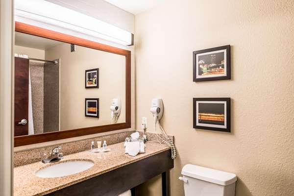  - Comfort Suites South Amarillo - I-27, Exit 116